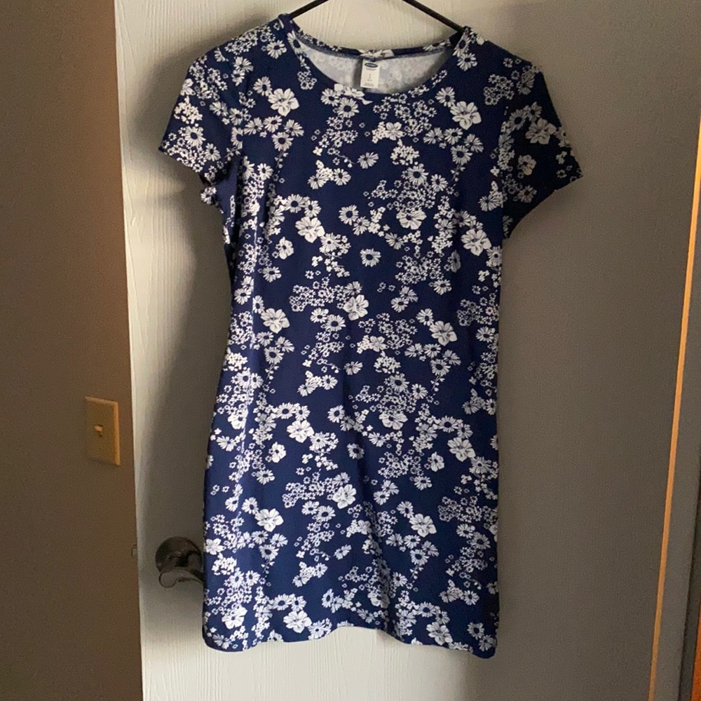 Old Navy blue print dress